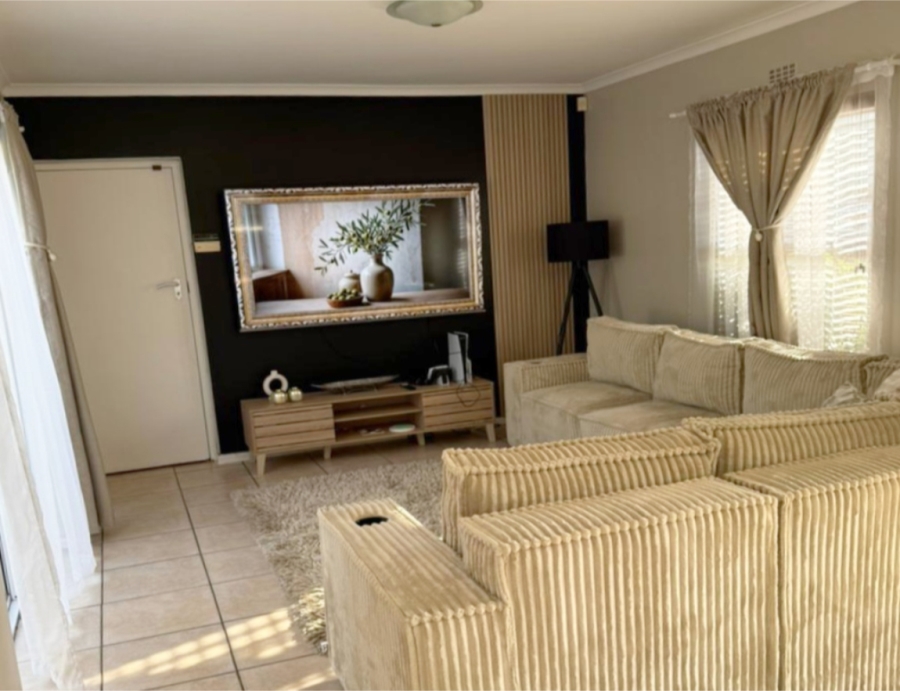 To Let 3 Bedroom Property for Rent in Pinehurst Western Cape